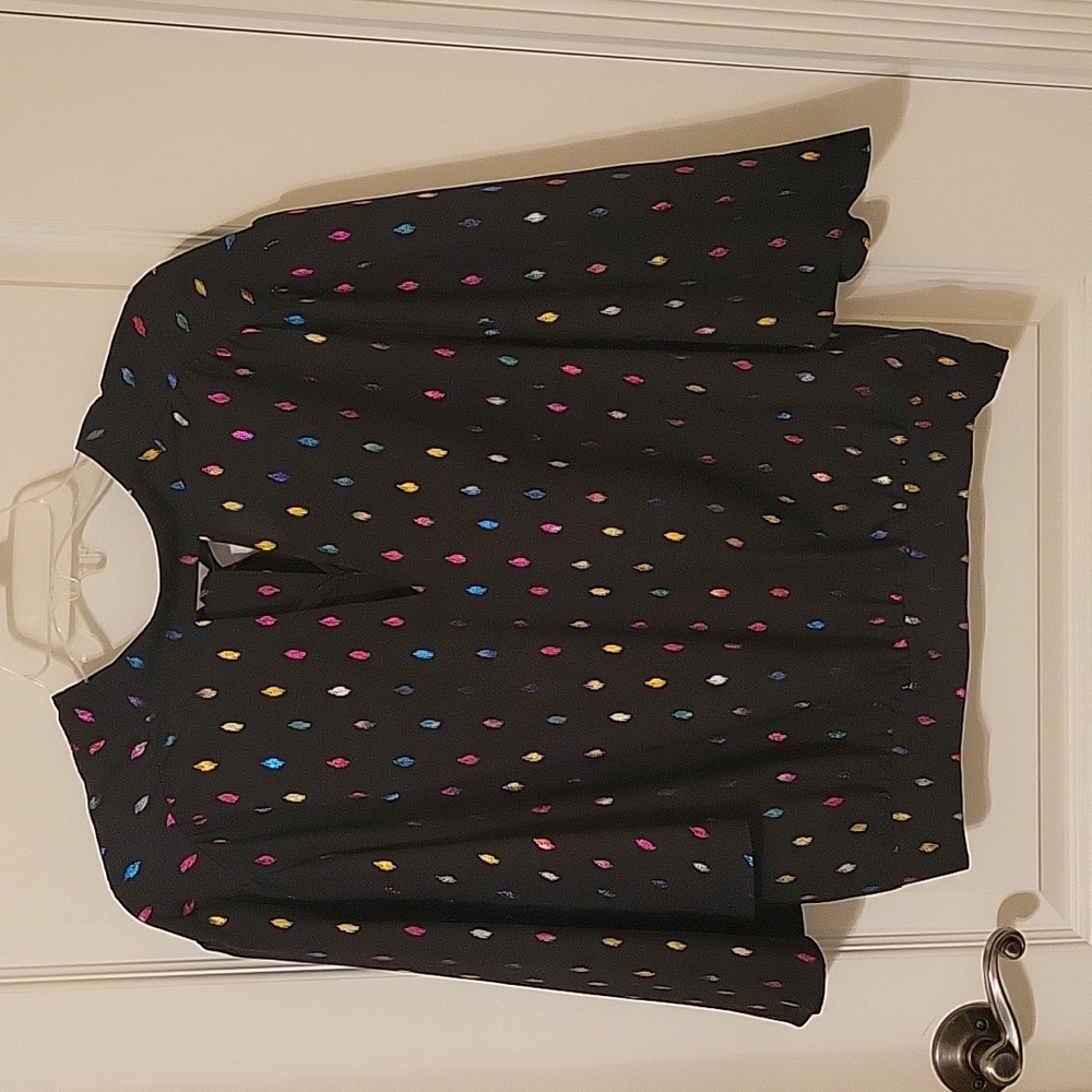 New York Collection black multi color accents. Size Large
